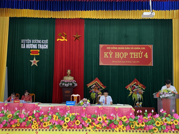 Hội đồng nhân dân xã Hương Trạch khóa XXI tổ chức kỳ họp thứ tư