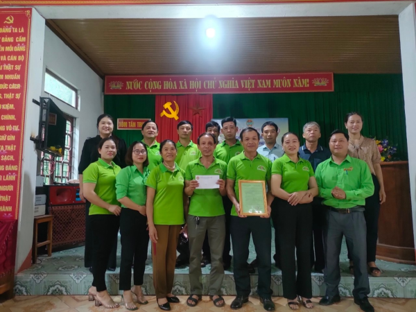 Hội Nông dân xã Hương Trạch ra mắt câu lạc bộ bóng chuyền nông dân