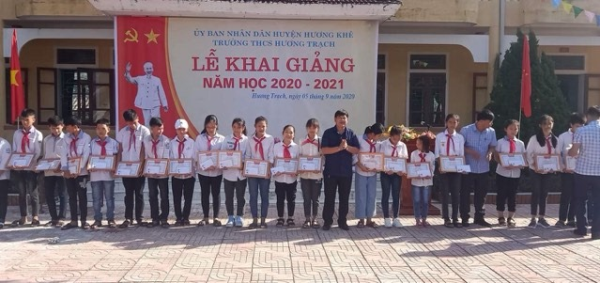 Không khí ngày hội Khai giảng năm học mới 2020 - 2021 trên địa bàn xã Hương Trạch